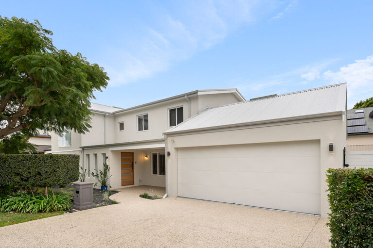 Recent home extension by Mista Reno Home Extensions Perth